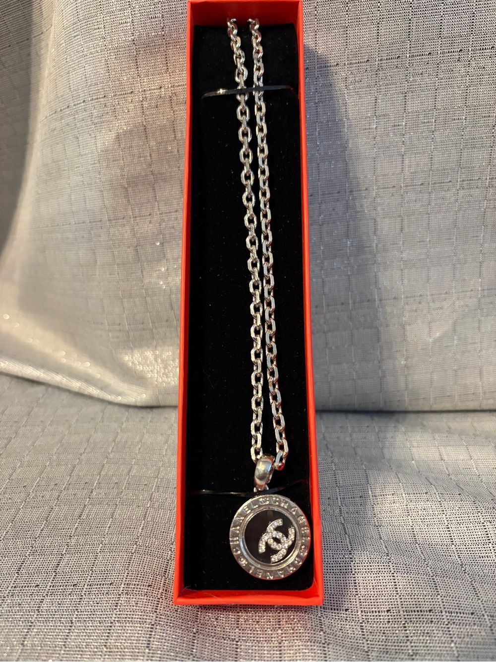 Silver Crystal Round Pendant Necklace - Picture 3 of 6